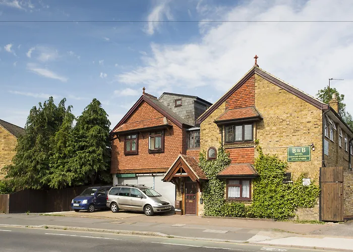 Oakwood Bed And Breakfast Heathrow Hillingdon